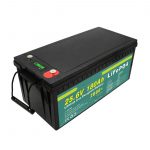 Herlaaibare 24v180ah (LiFePO4) batterypak vir sonligstraatlig